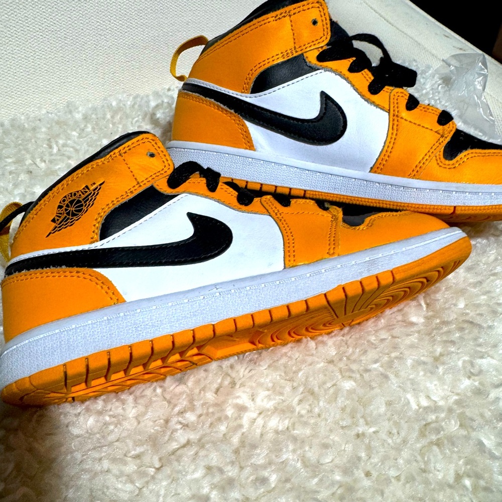 Nike Kids Sneakers - Black and Orange